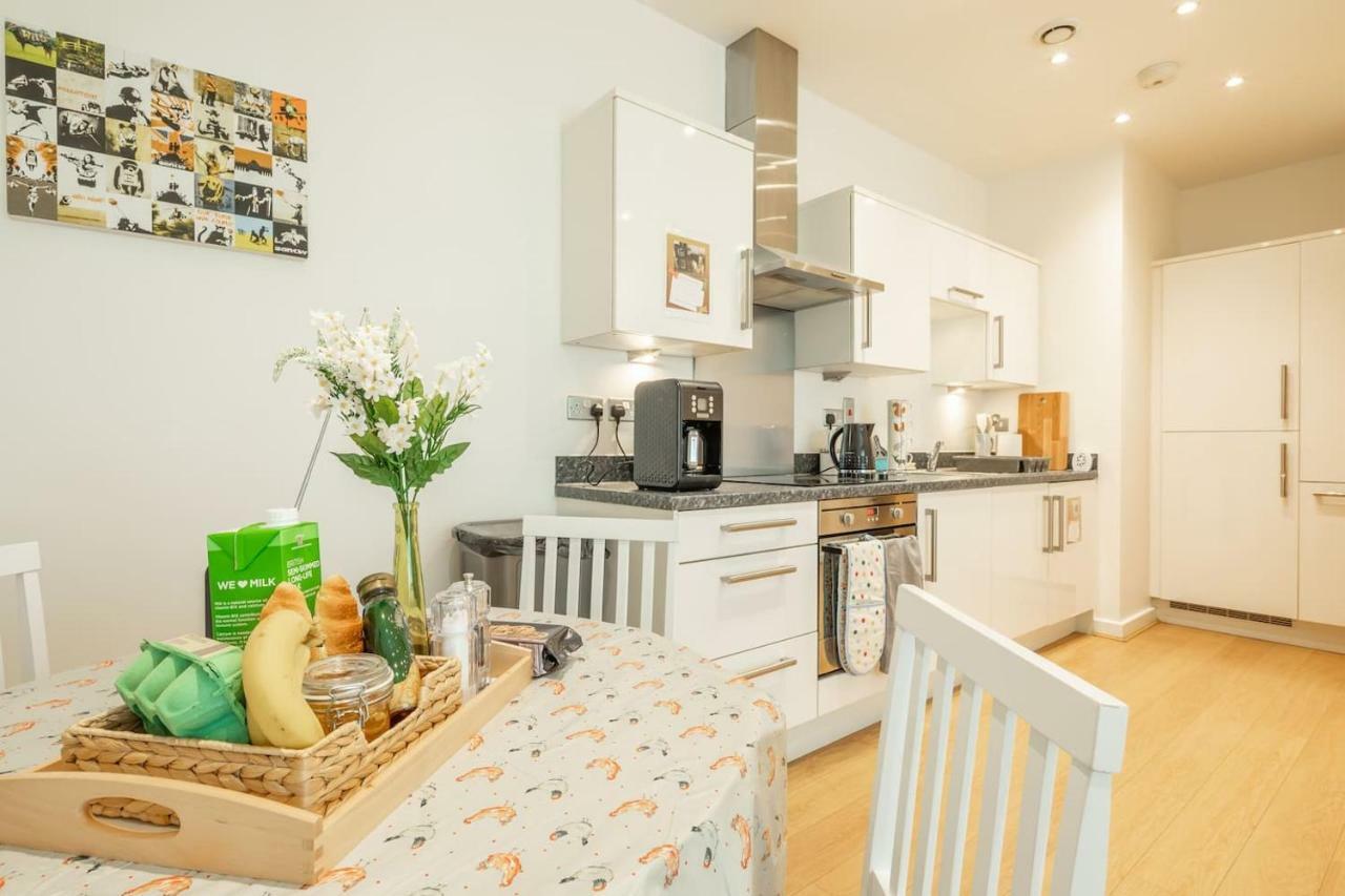 Central Bedford: Two Bedrooms, Breakfast Basket Exterior foto